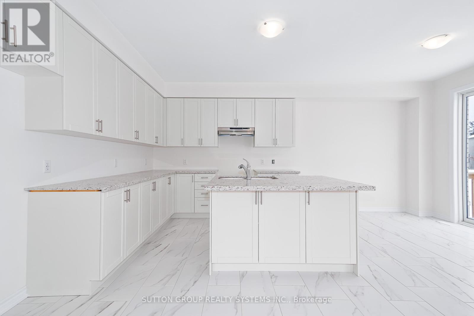 187 Roseanne Circle, Wasaga Beach, Ontario  L9Z 0N1 - Photo 12 - S12704274