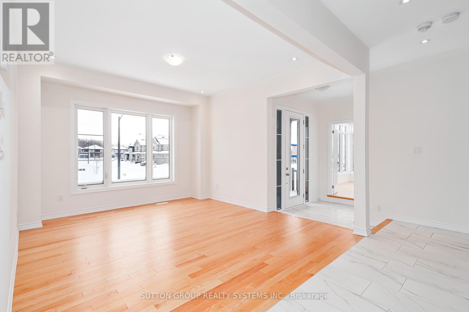 187 Roseanne Circle, Wasaga Beach, Ontario  L9Z 0N1 - Photo 9 - S12704274