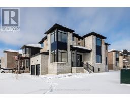 187 ROSEANNE CIRCLE, Wasaga Beach, Ontario