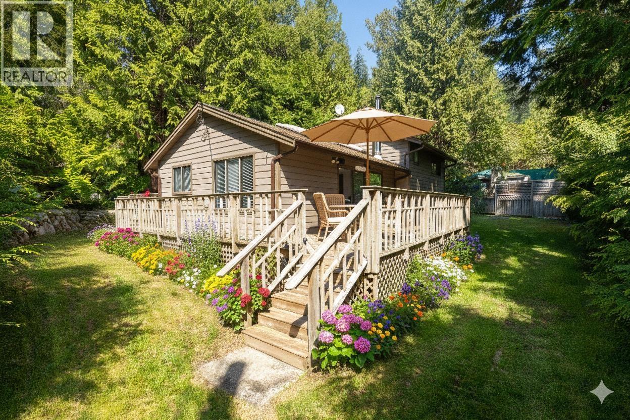 350 Oak Avenue, Keats Island, British Columbia  V0N 1V0 - Photo 1 - R3080202