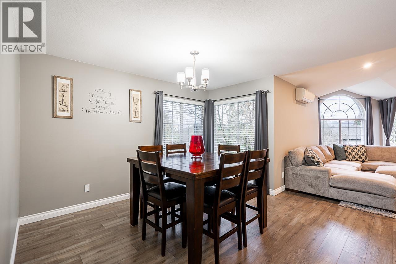 23368 124 Avenue, Maple Ridge, British Columbia  V2X 4K4 - Photo 5 - R3080161