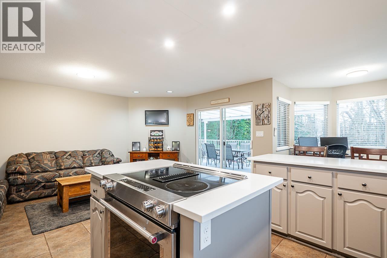 23368 124 Avenue, Maple Ridge, British Columbia  V2X 4K4 - Photo 12 - R3080161