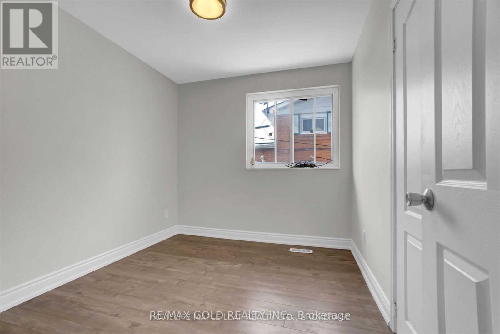 48 Winderemere Court, Brampton, Ontario  L6X 2L6 - Photo 8 - W12704222