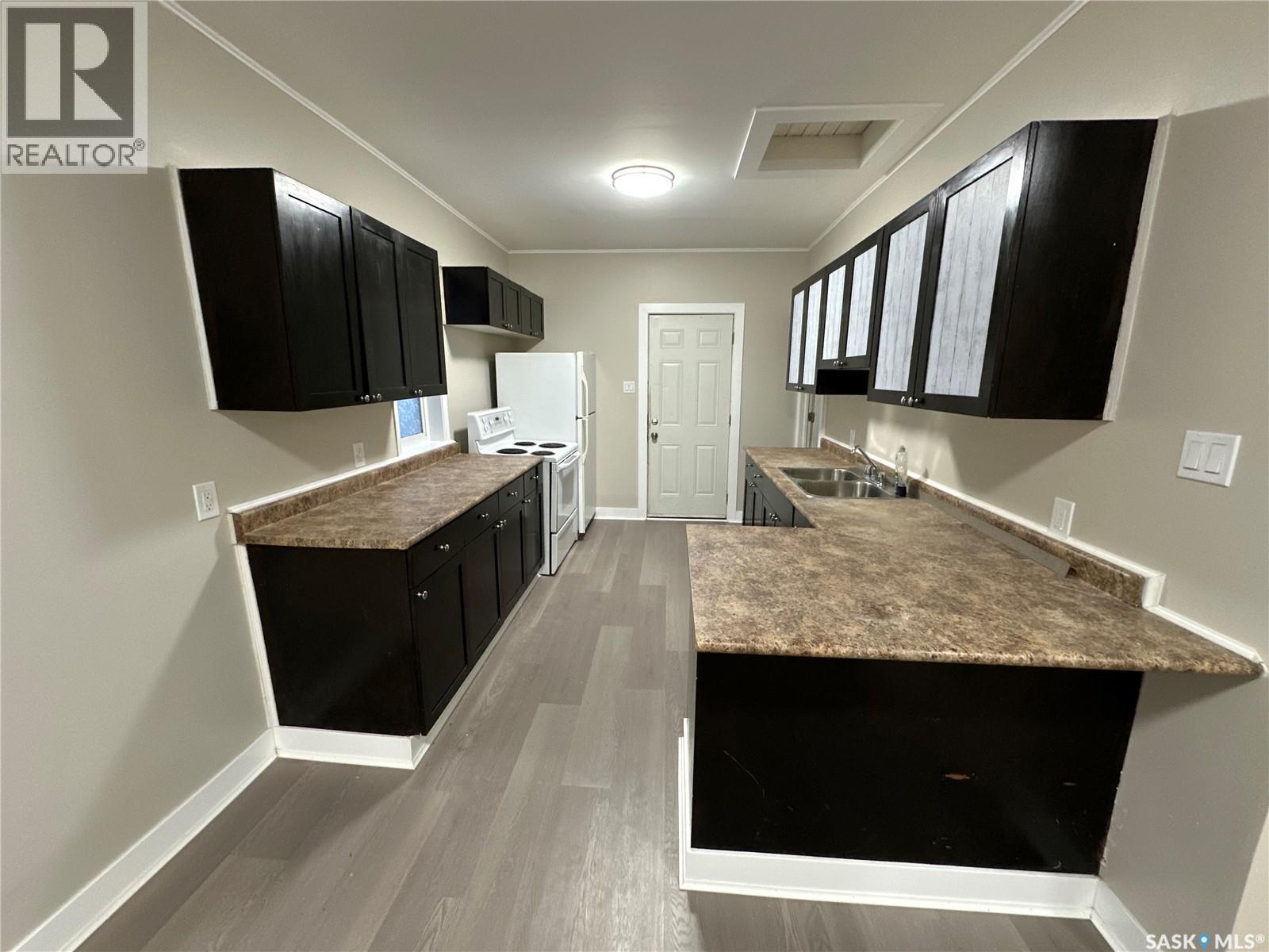 1416 Wascana Street, Regina, Saskatchewan  S4T 5J5 - Photo 3 - SK026976