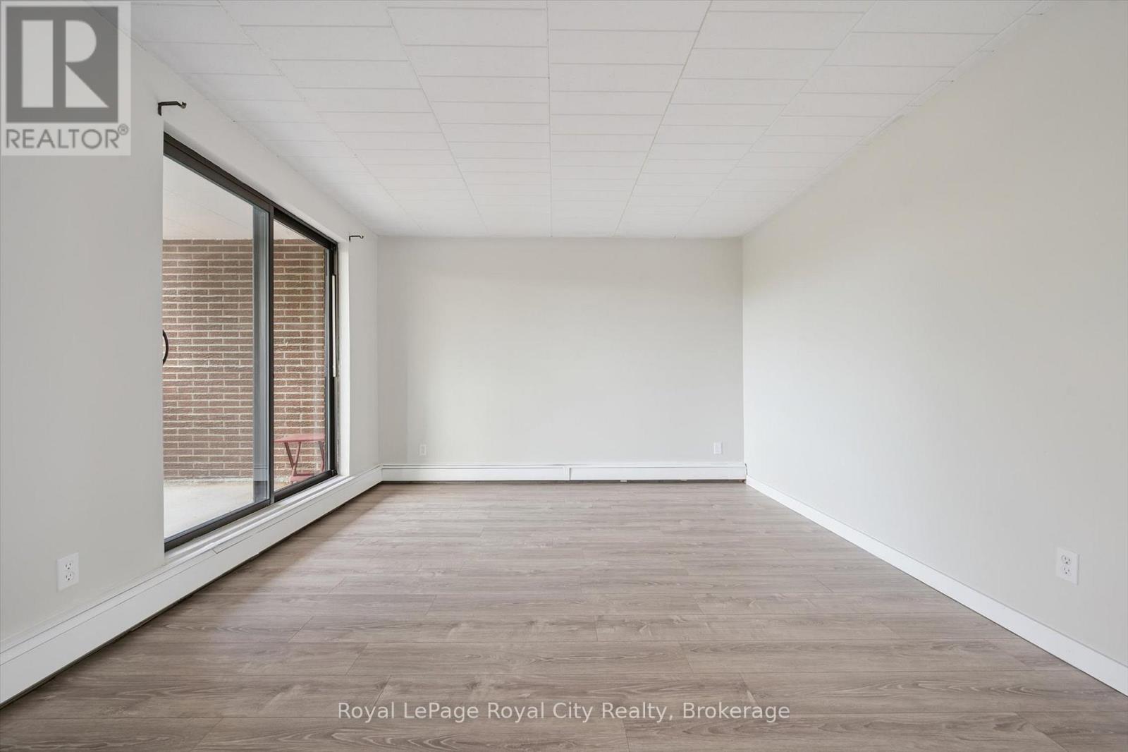 24 - 63 Conroy Crescent, Guelph, Ontario  N1G 2V5 - Photo 4 - X12704426