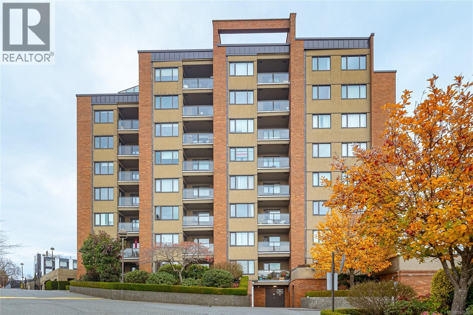 305 103 Gorge Rd E, Victoria, British Columbia  V9A 6Z2 - Photo 2 - 1020261