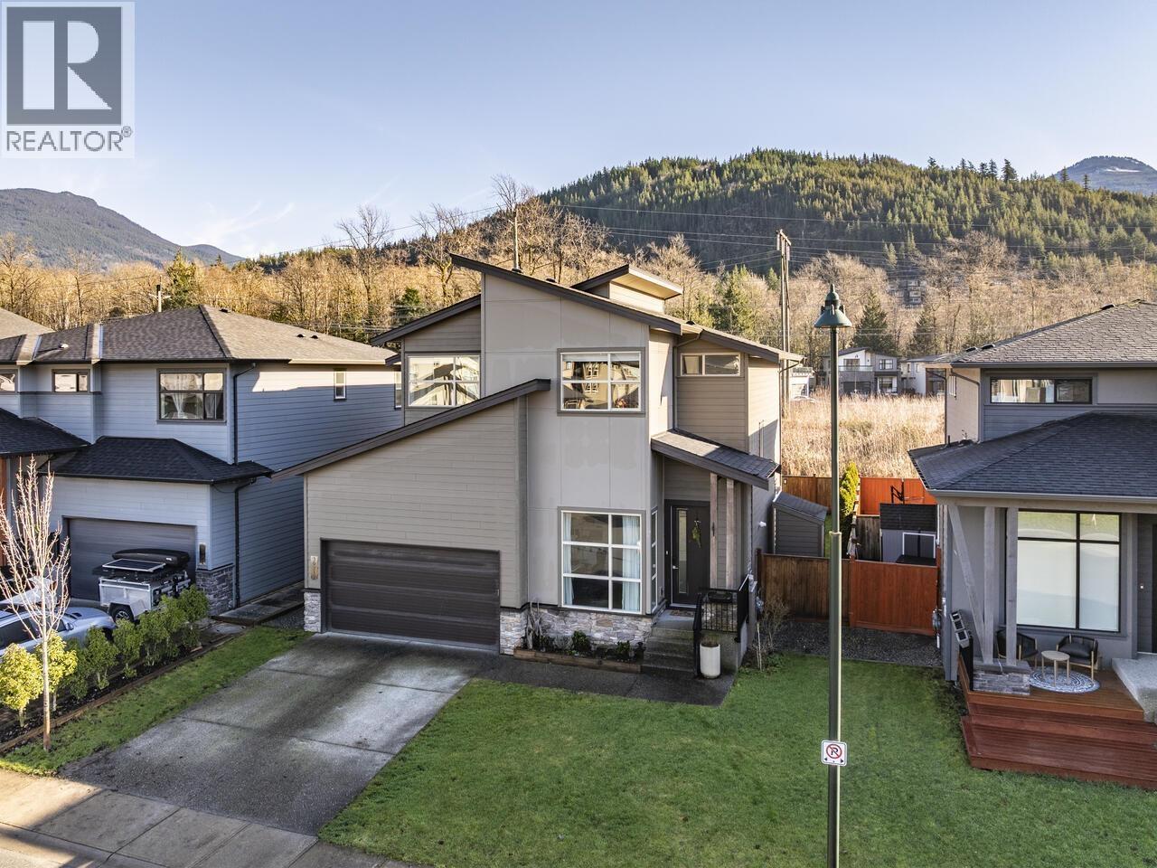 39212 CARDINAL DRIVE, Squamish, British Columbia