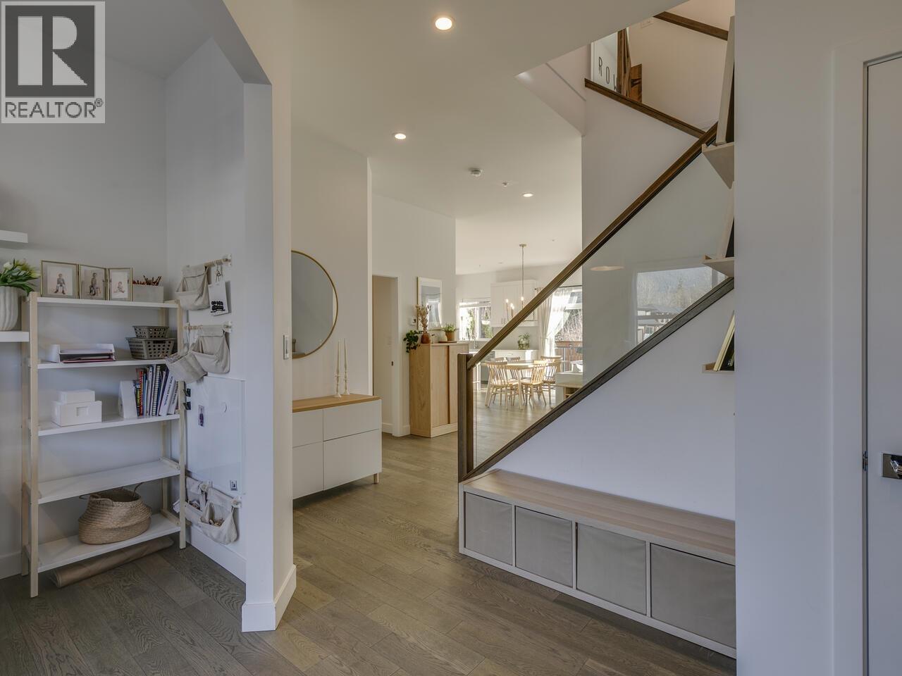 39212 Cardinal Drive, Squamish, British Columbia  V8B 0H3 - Photo 5 - R3055100