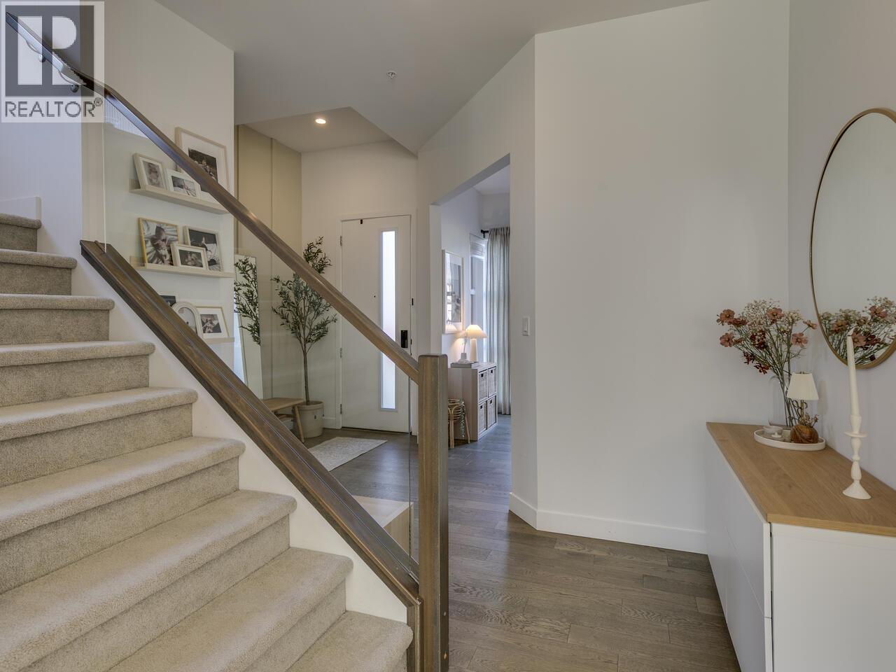 39212 Cardinal Drive, Squamish, British Columbia  V8B 0H3 - Photo 6 - R3055100