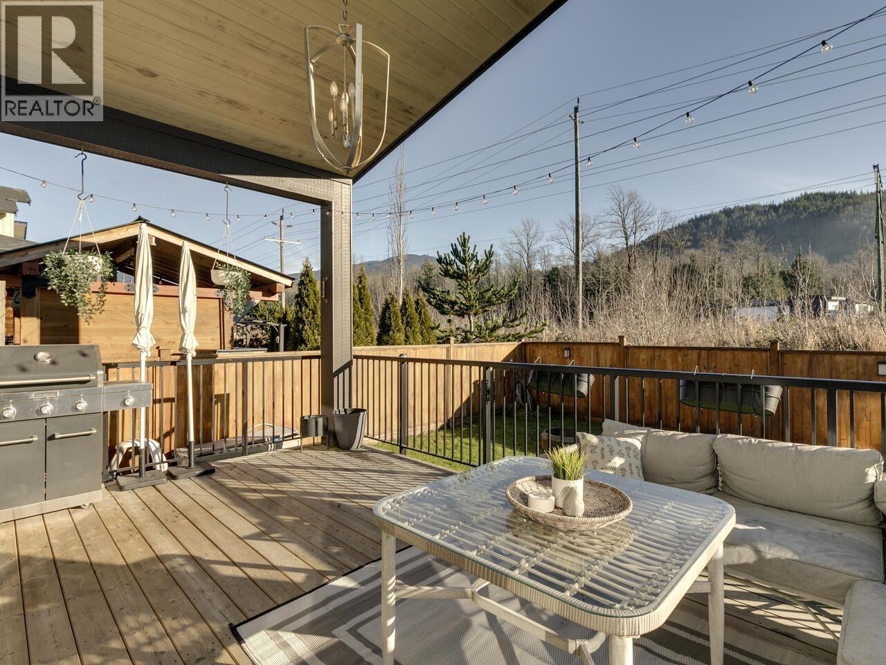 39212 Cardinal Drive, Squamish, British Columbia  V8B 0H3 - Photo 35 - R3055100