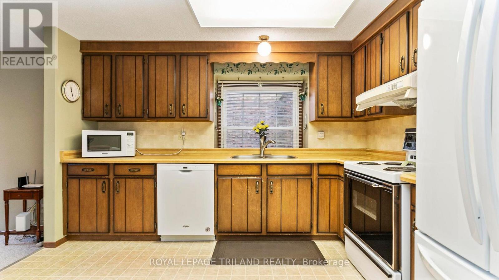 146 Andover Drive, London South, Ontario  N6J 4G1 - Photo 12 - X12704422