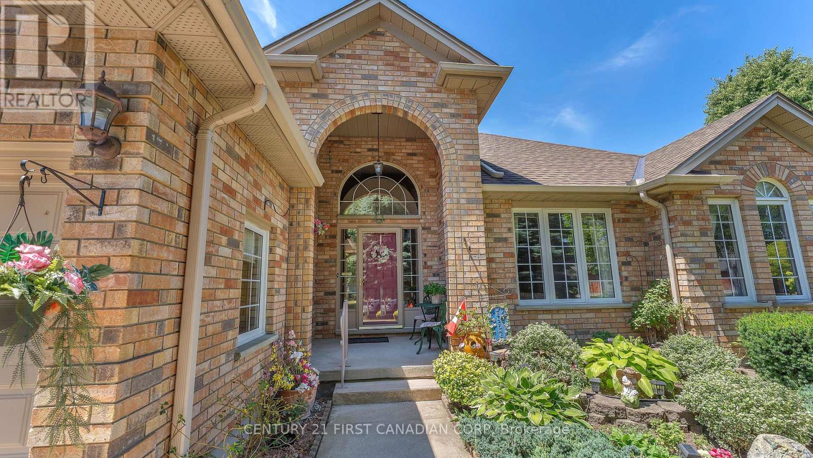 79 Wintergarden Road, London East, Ontario  N5Y 5M3 - Photo 4 - X12704446