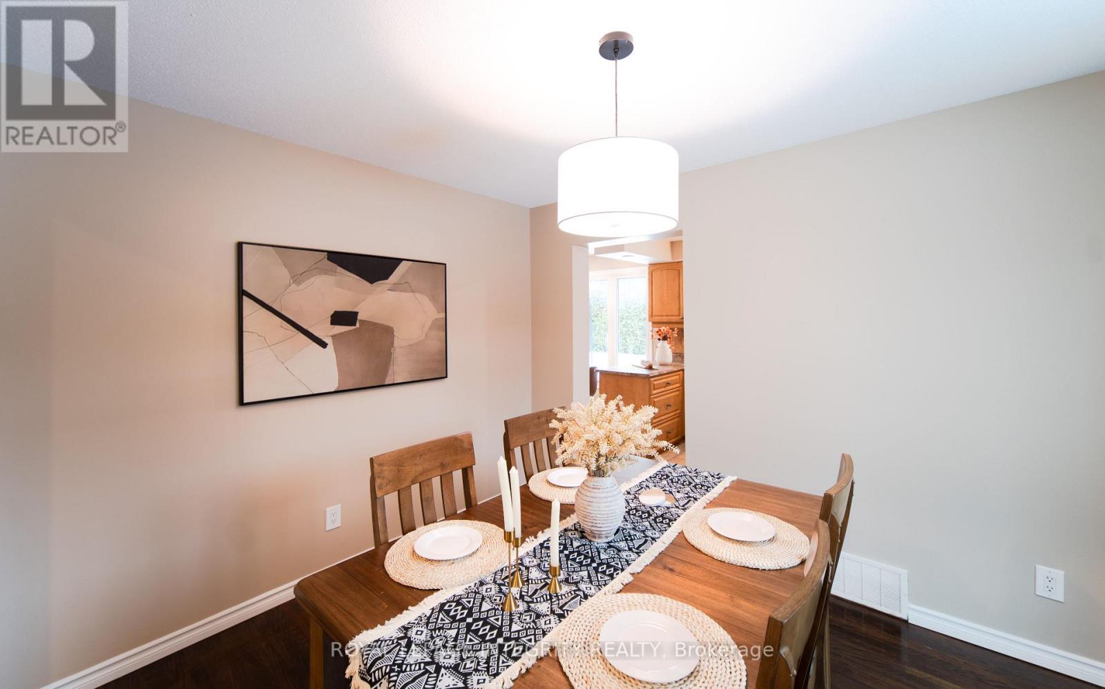 1953 Marquis Avenue, Ottawa, Ontario  K1J 8J3 - Photo 11 - X12704396