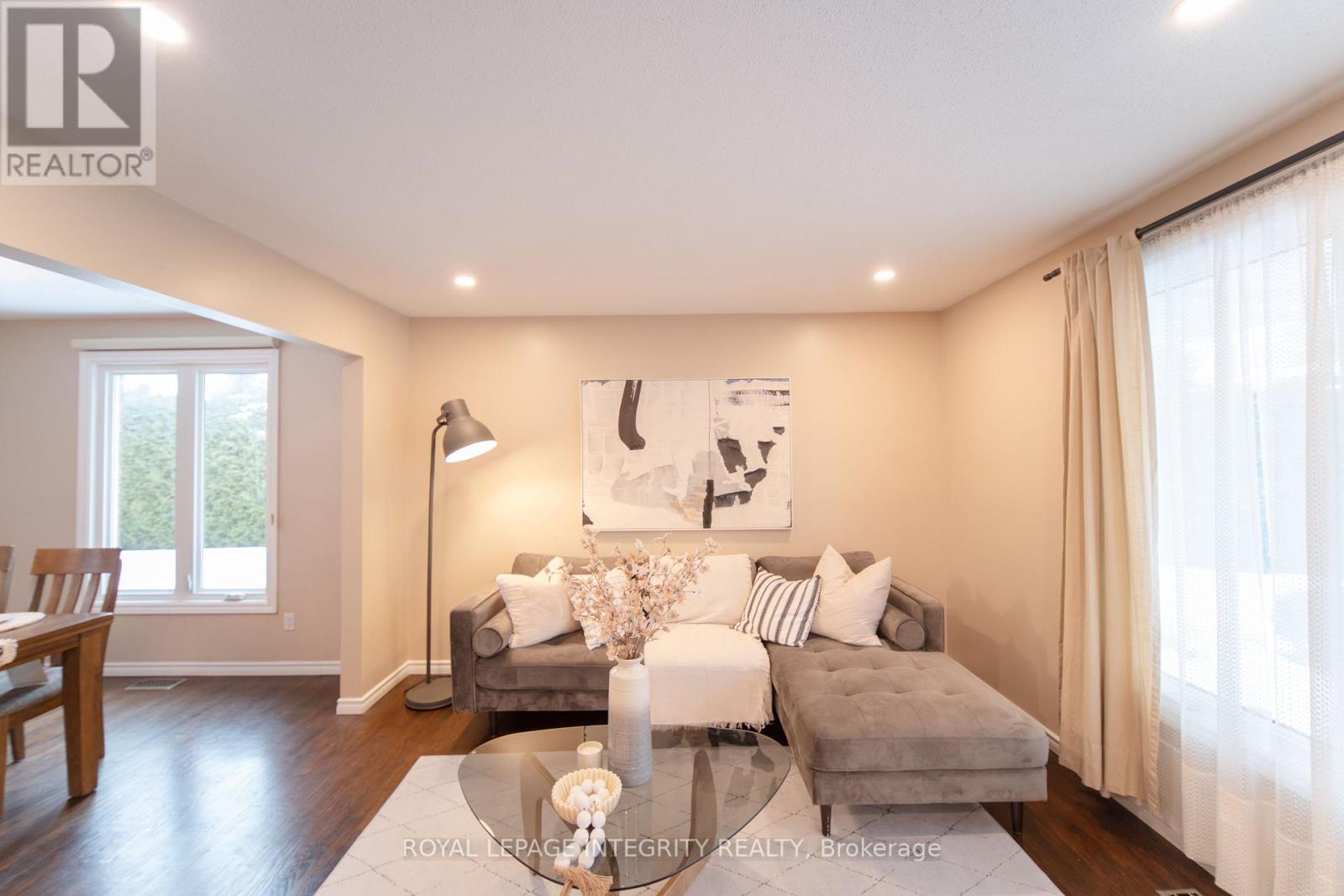 1953 Marquis Avenue, Ottawa, Ontario  K1J 8J3 - Photo 6 - X12704396