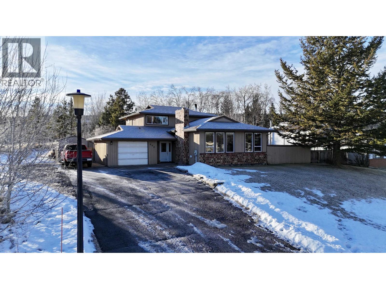 808 MARKS DRIVE, 100 Mile House, British Columbia