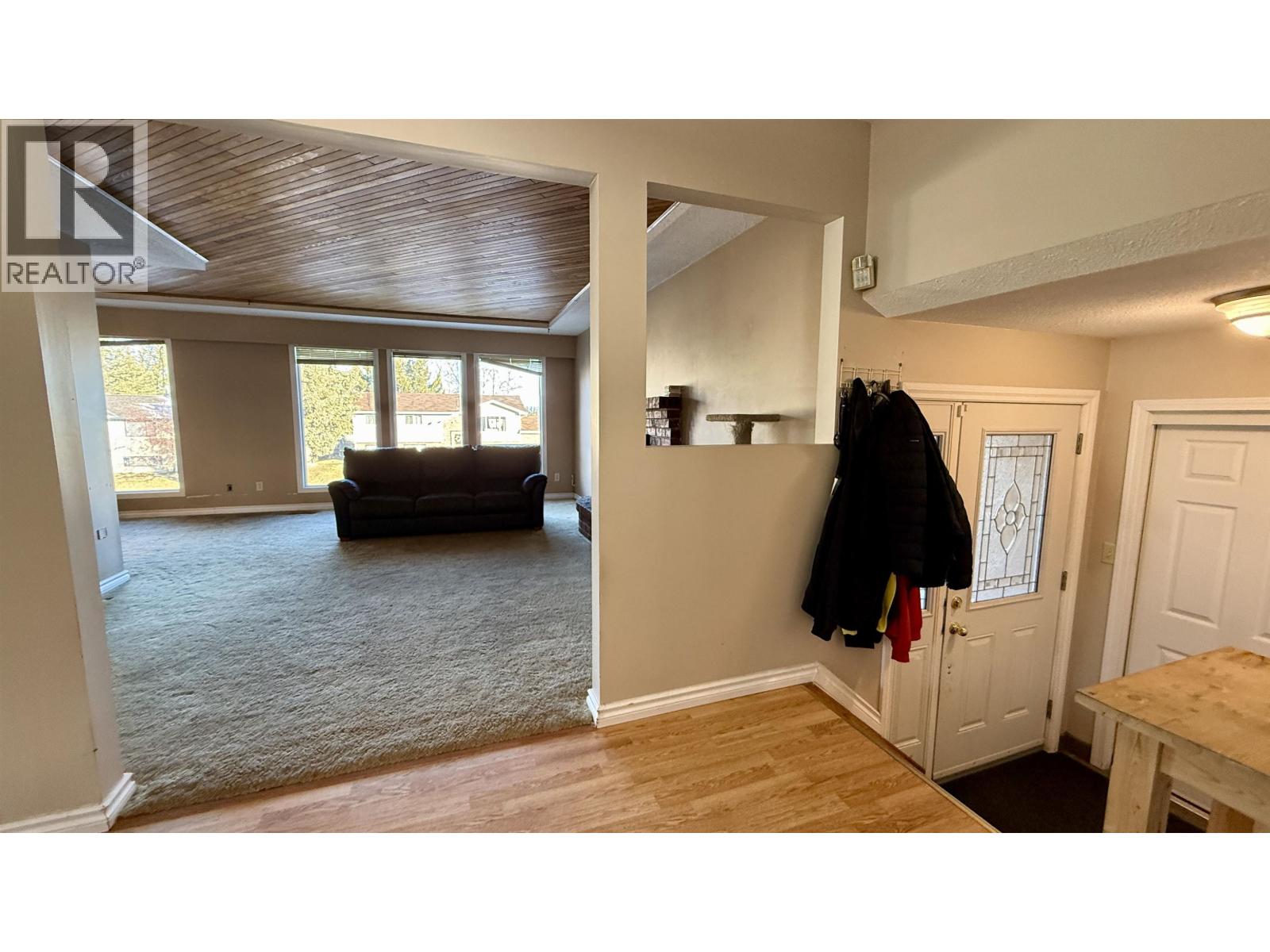 808 Marks Drive, 100 Mile House, British Columbia  V0K 2E0 - Photo 16 - R3080306