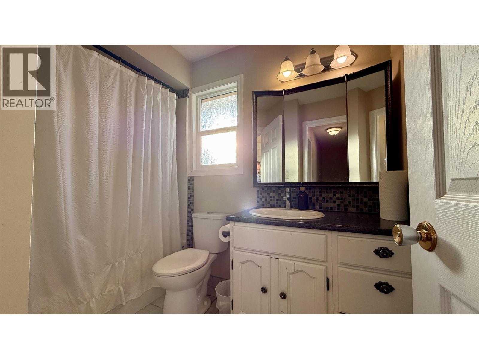 808 Marks Drive, 100 Mile House, British Columbia  V0K 2E0 - Photo 17 - R3080306