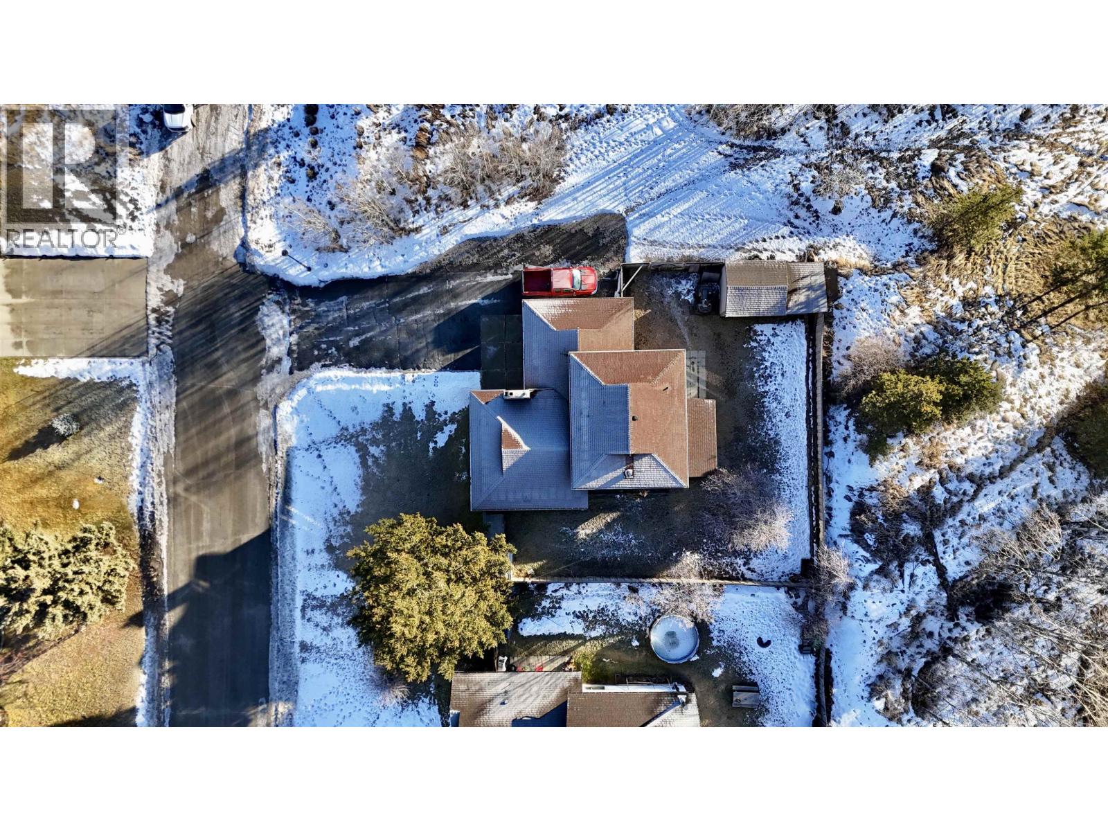 808 Marks Drive, 100 Mile House, British Columbia  V0K 2E0 - Photo 22 - R3080306