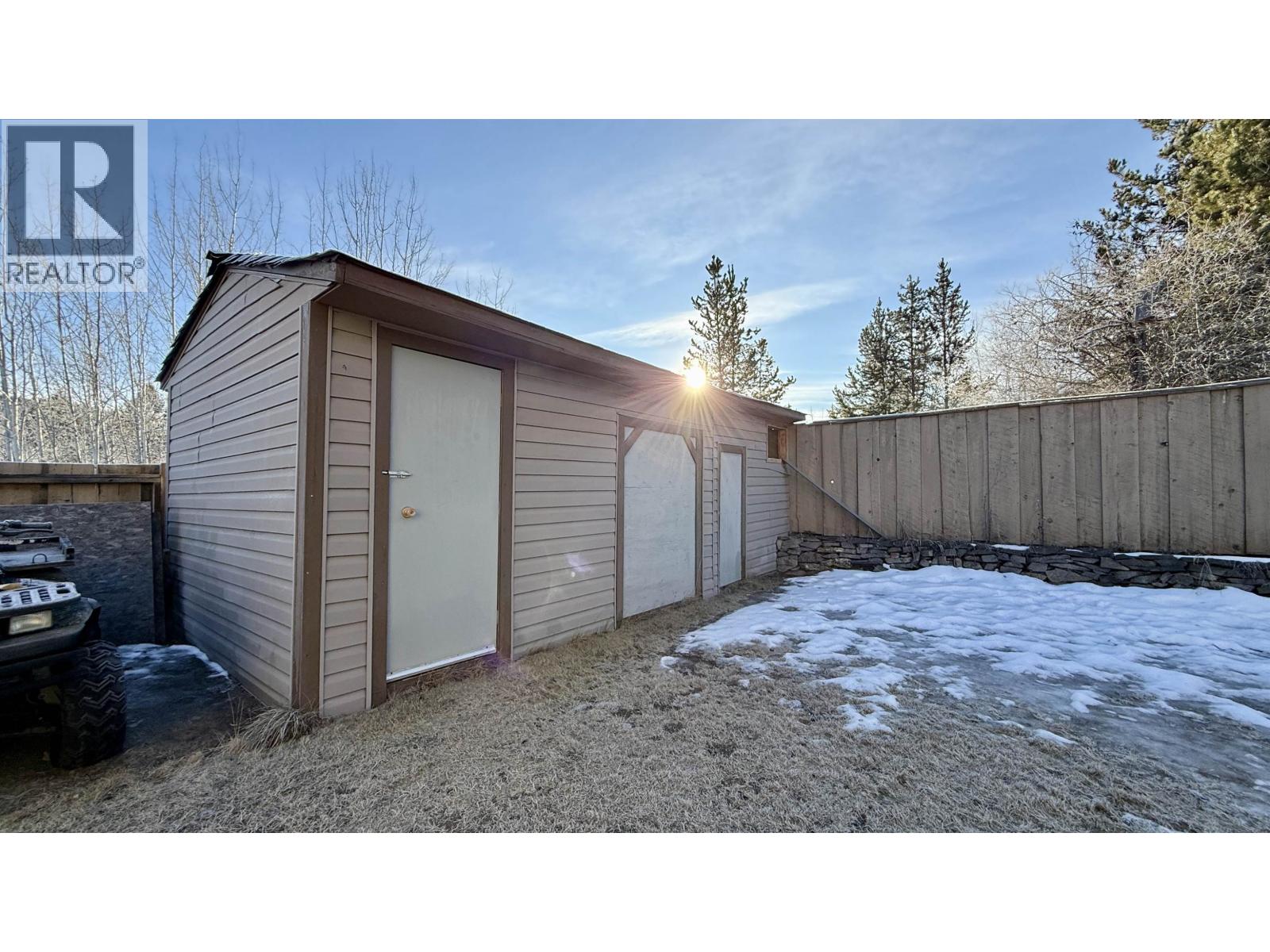 808 Marks Drive, 100 Mile House, British Columbia  V0K 2E0 - Photo 26 - R3080306