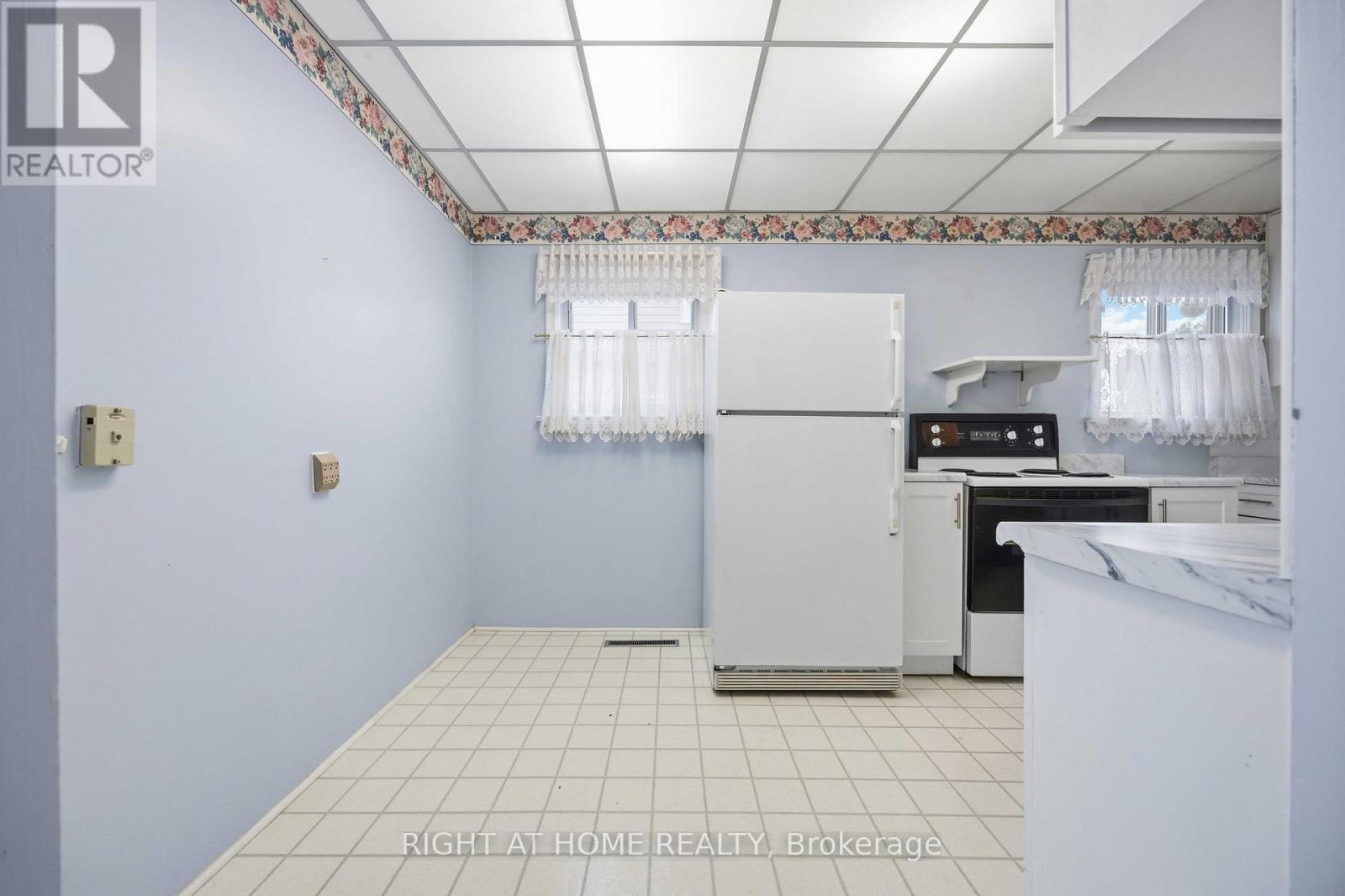 9 Bergen Road, Toronto, Ontario  M1P 1R8 - Photo 11 - E12704406