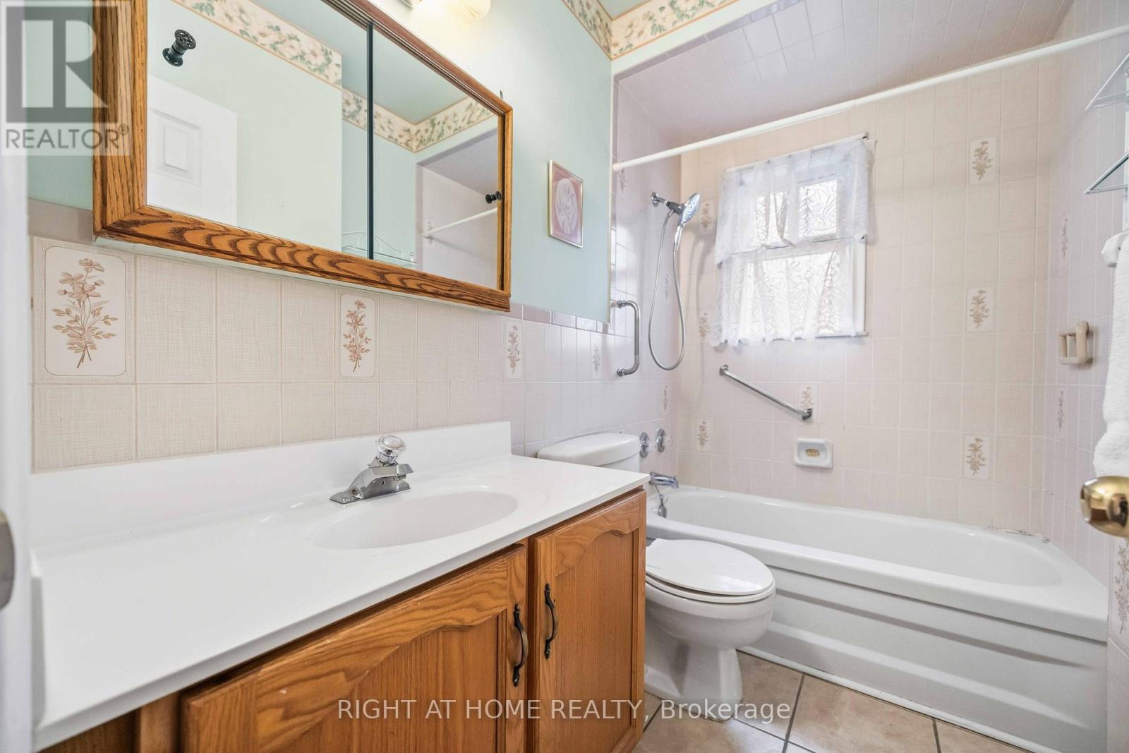 9 Bergen Road, Toronto, Ontario  M1P 1R8 - Photo 19 - E12704406