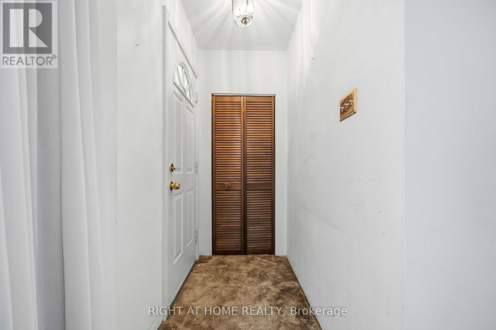 9 Bergen Road, Toronto, Ontario  M1P 1R8 - Photo 5 - E12704406