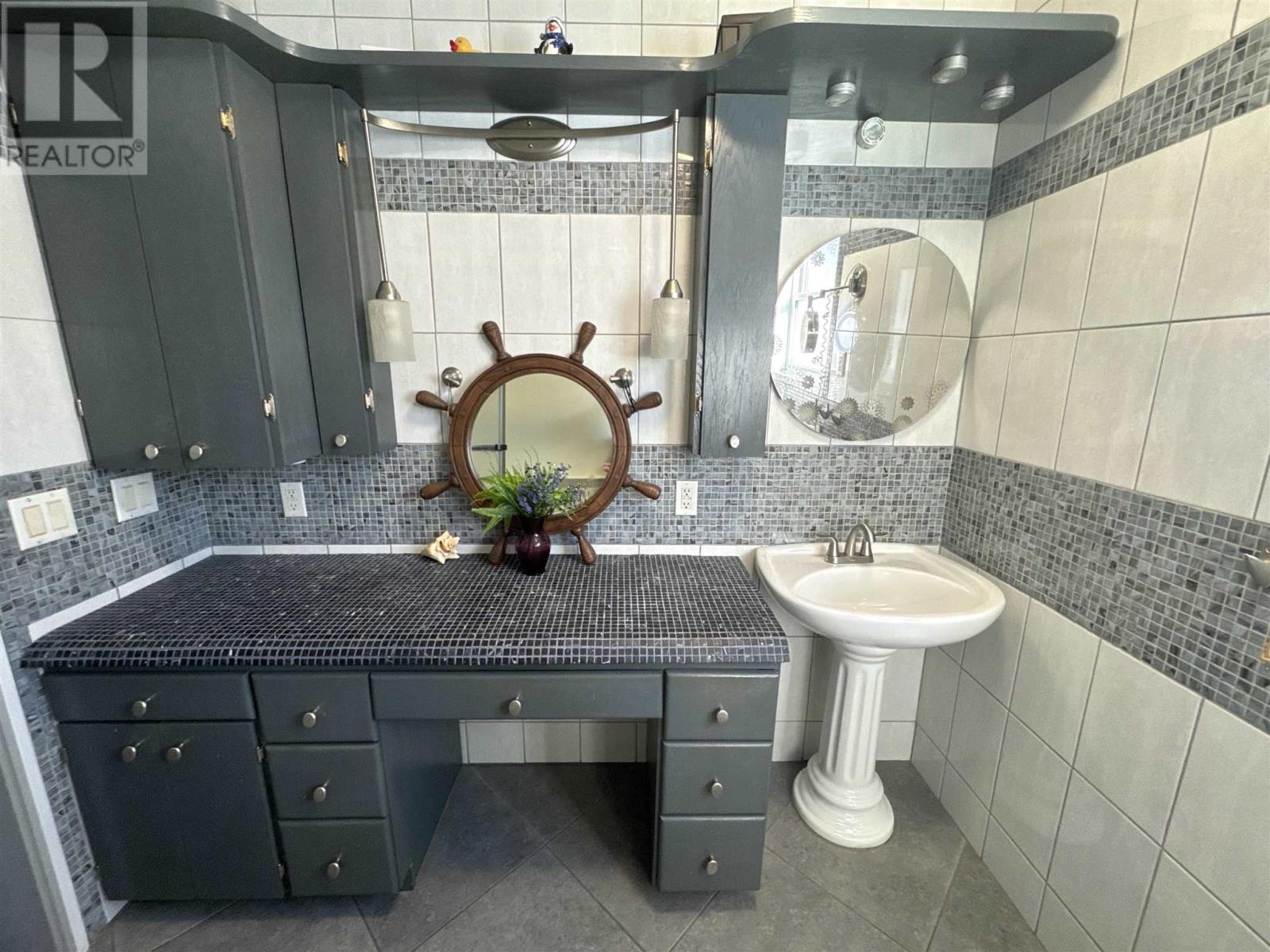 9 Axmith Ave, Elliot Lake, Ontario  P5A 1B5 - Photo 16 - SM260123