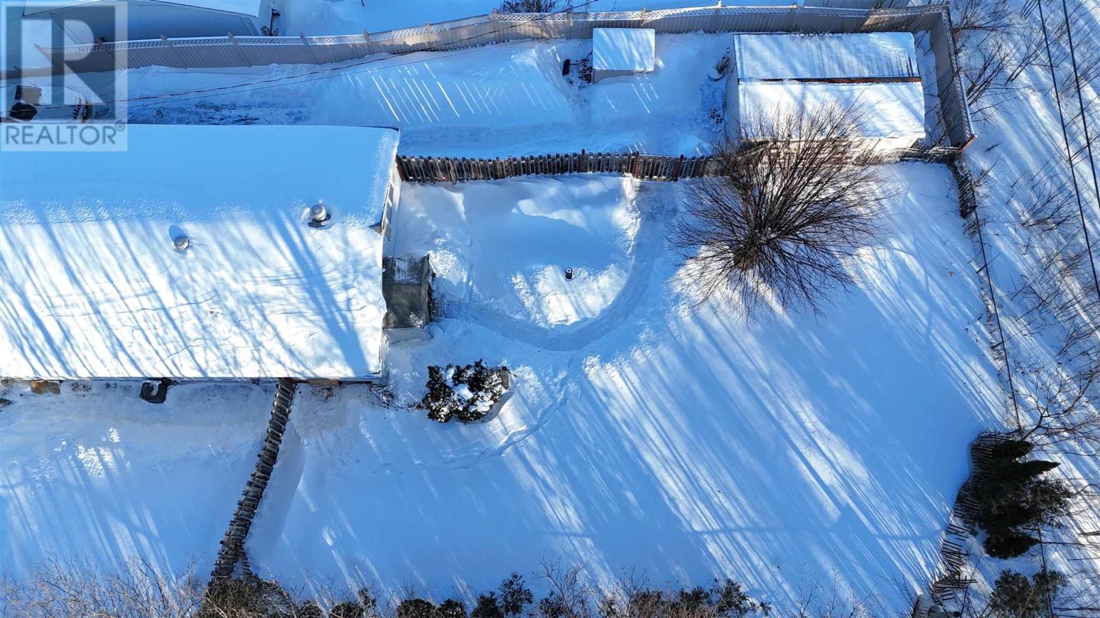 9 Axmith Ave, Elliot Lake, Ontario  P5A 1B5 - Photo 4 - SM260123