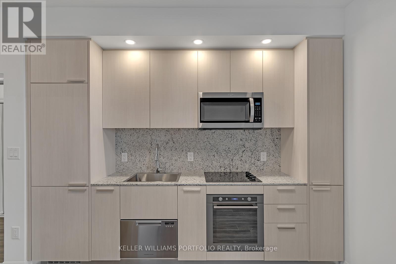 1008 - 75 Canterbury Place, Toronto, Ontario  M2N 0L2 - Photo 4 - C12704280