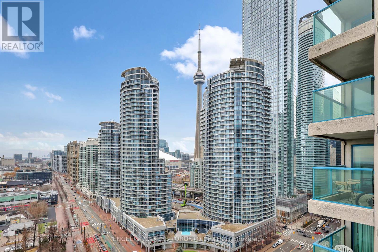 2111 - 77 HARBOUR SQUARE, Toronto, Ontario