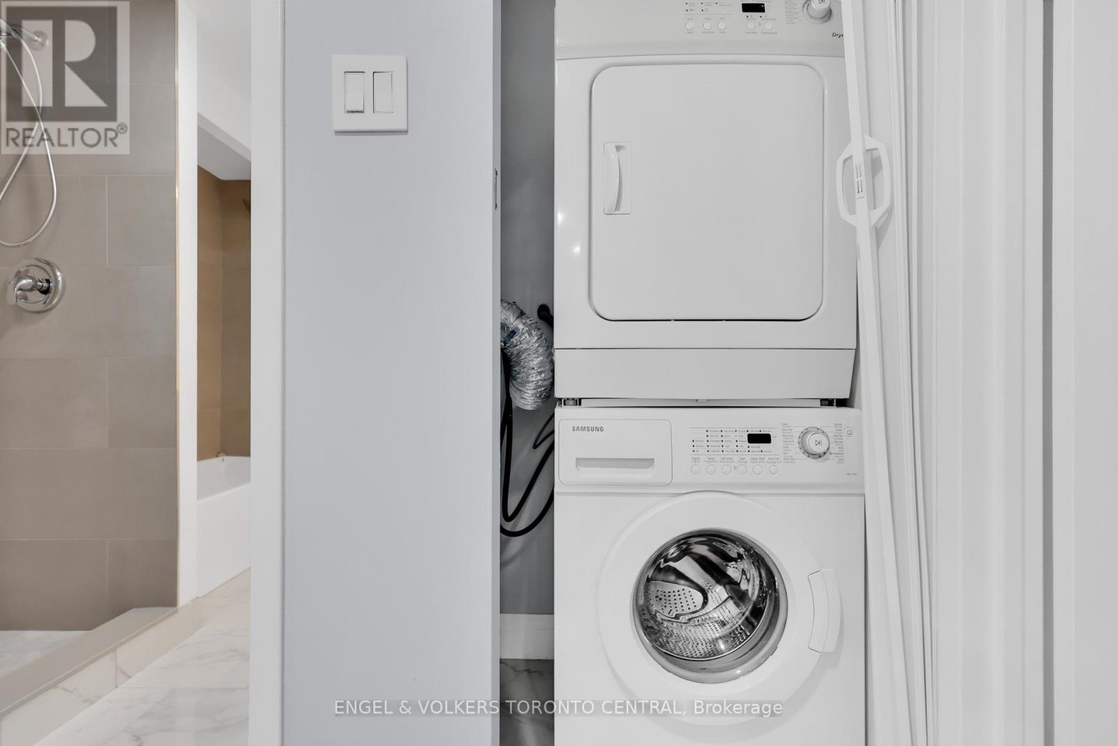 2111 - 77 Harbour Square, Toronto, Ontario  M5J 2S2 - Photo 14 - C12704292