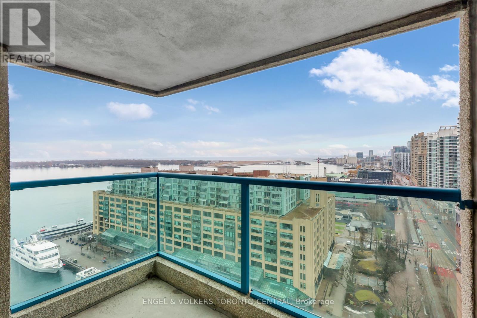 2111 - 77 Harbour Square, Toronto, Ontario  M5J 2S2 - Photo 26 - C12704292