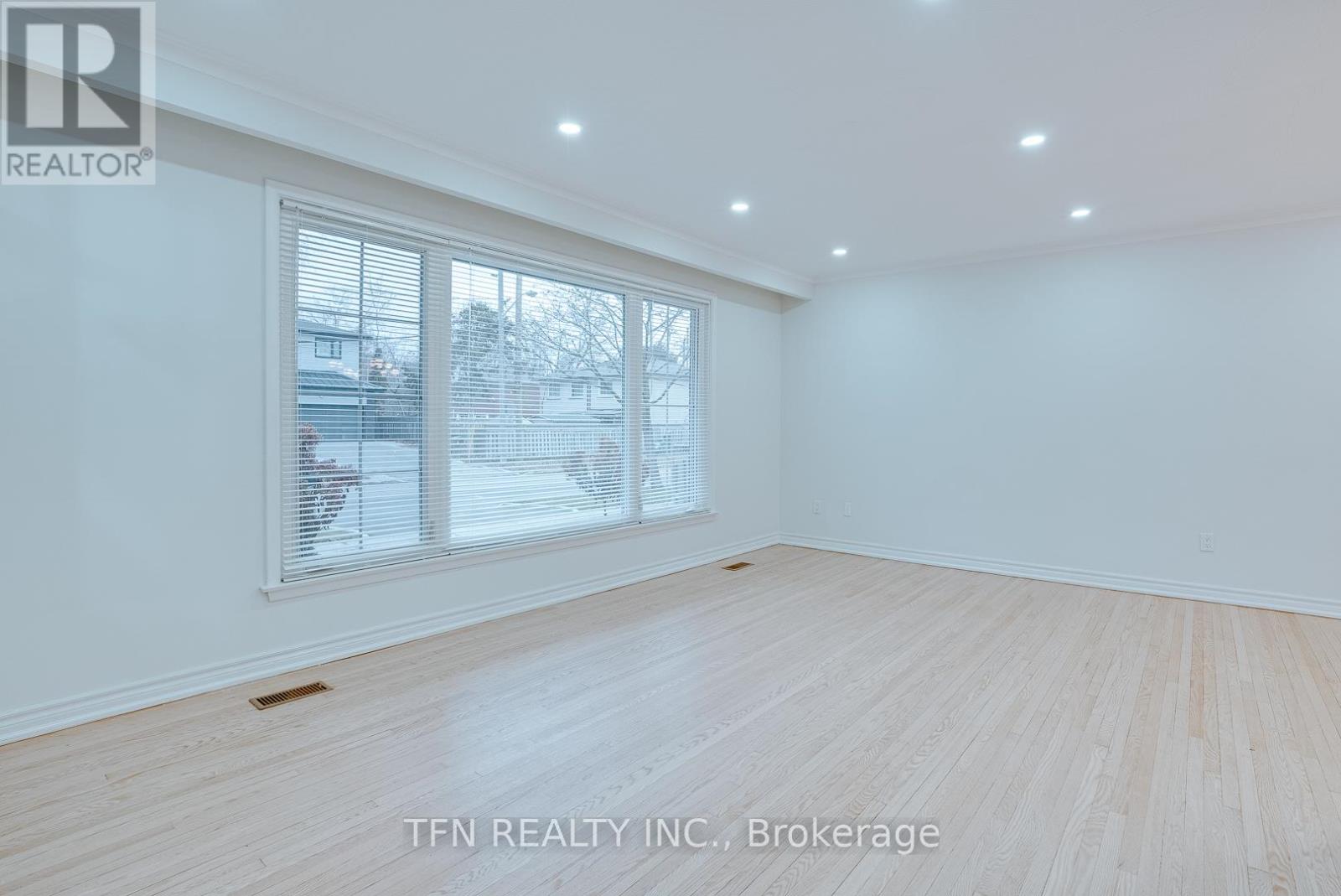 Upper - 25 Karen Road, Toronto, Ontario  M3A 3L5 - Photo 3 - C12704460