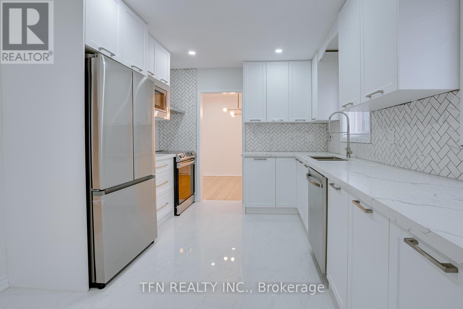 Upper - 25 Karen Road, Toronto, Ontario  M3A 3L5 - Photo 6 - C12704460