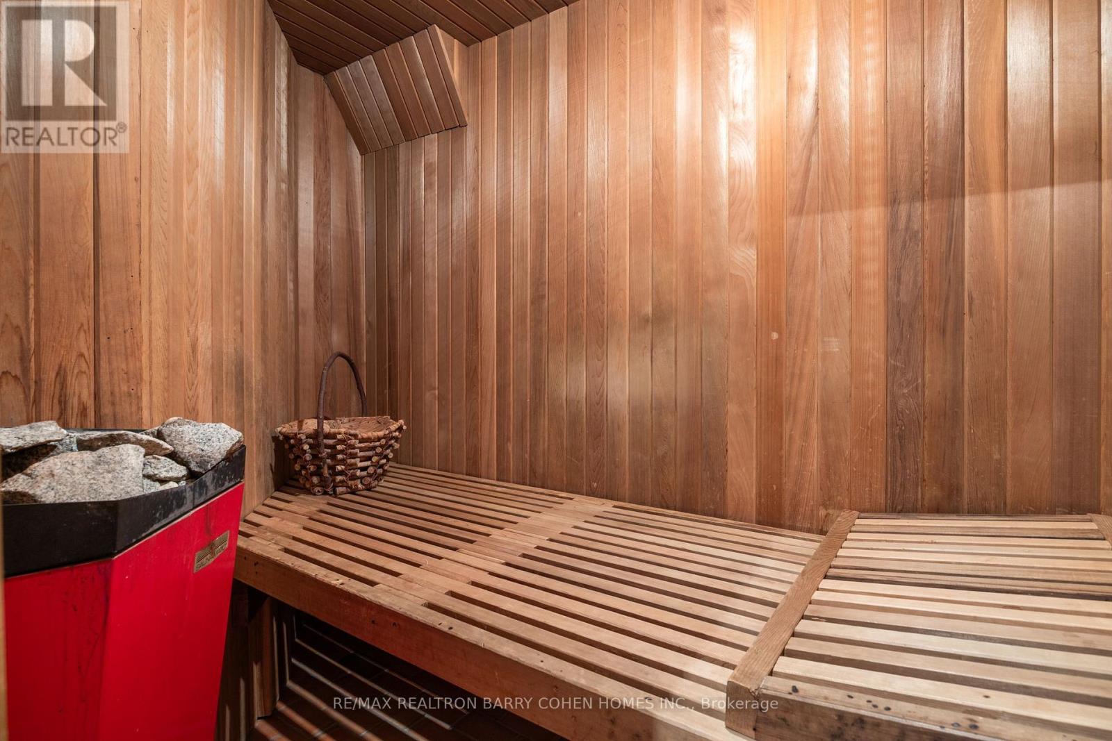 83 Hillmount Avenue, Toronto, Ontario  M6B 1X5 - Photo 17 - C12704488