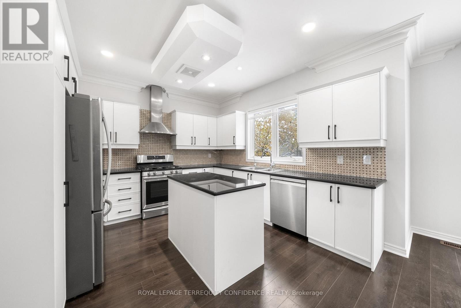 366 Hounslow Avenue, Toronto, Ontario  M2R 1H6 - Photo 8 - C12704500