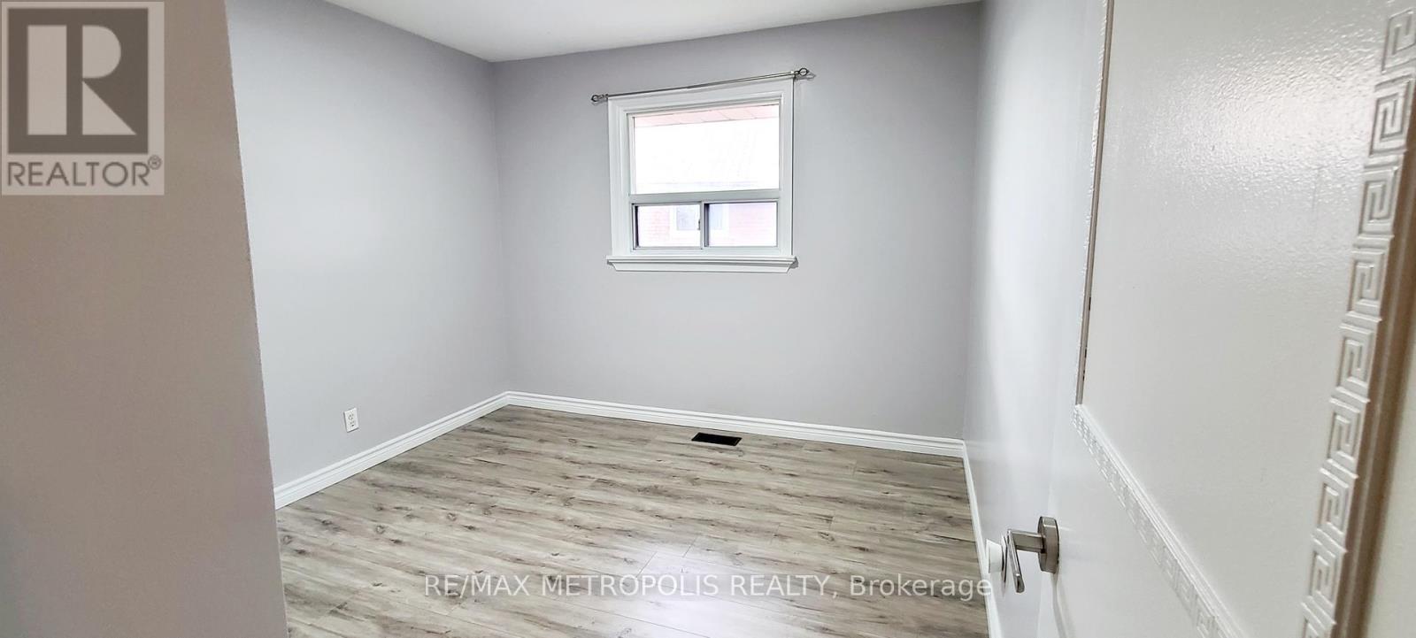 Main - 112 Brantwood Drive, Toronto, Ontario  M1H 2G8 - Photo 6 - E12704434