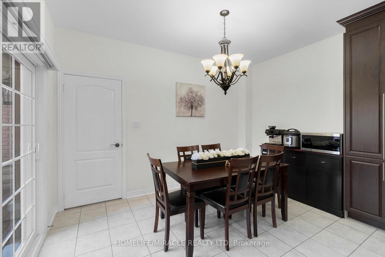 129 Vipond Way, Bradford West Gwillimbury, Ontario  L3Z 0G7 - Photo 22 - N12704352