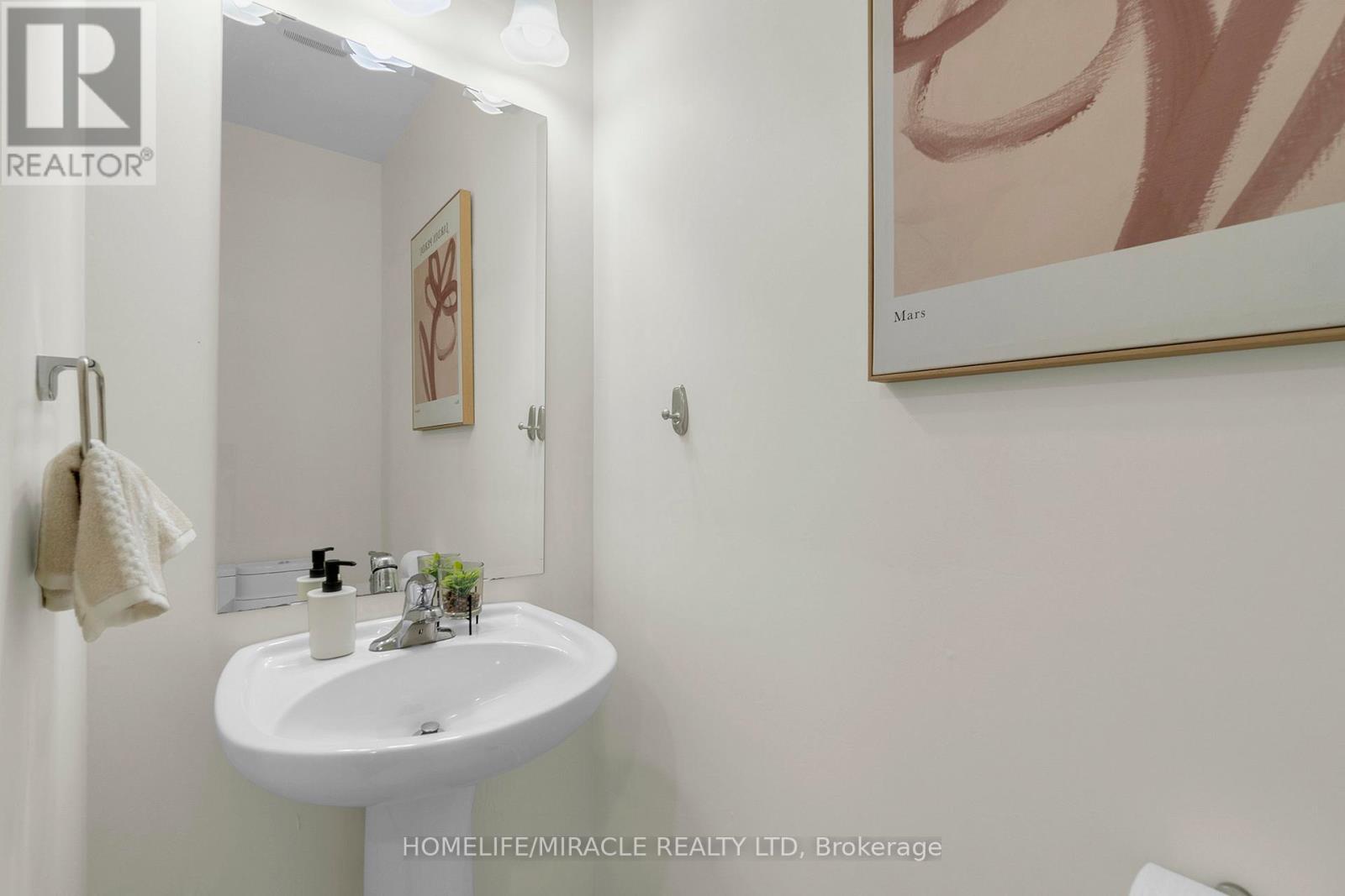 129 Vipond Way, Bradford West Gwillimbury, Ontario  L3Z 0G7 - Photo 25 - N12704352