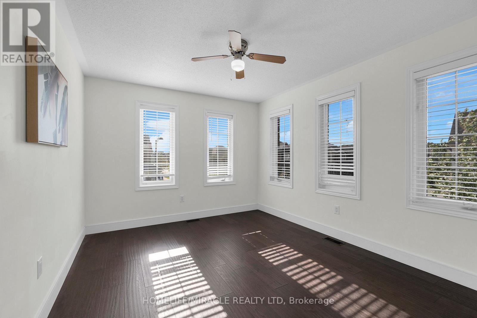 129 Vipond Way, Bradford West Gwillimbury, Ontario  L3Z 0G7 - Photo 34 - N12704352