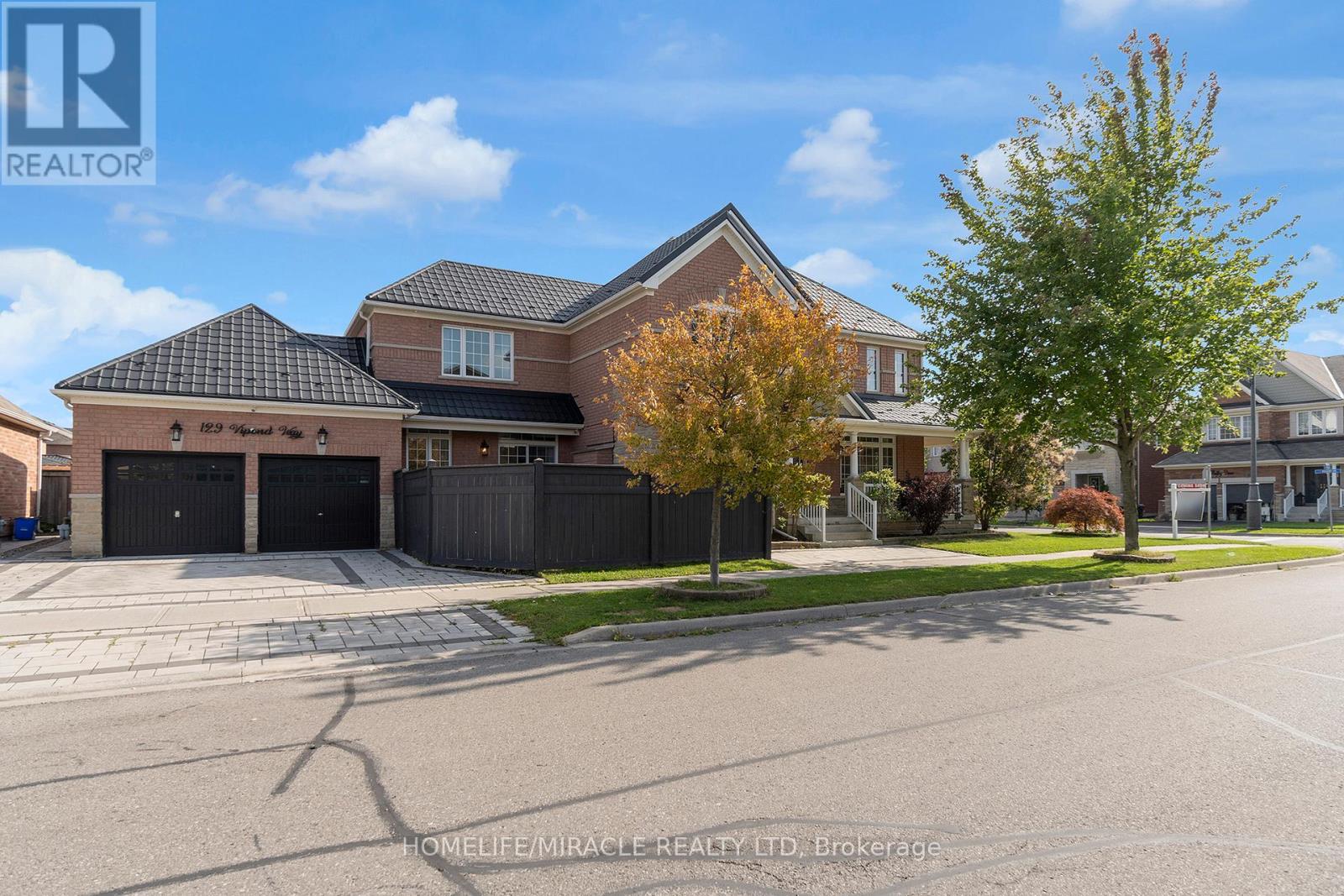 129 Vipond Way, Bradford West Gwillimbury, Ontario  L3Z 0G7 - Photo 4 - N12704352