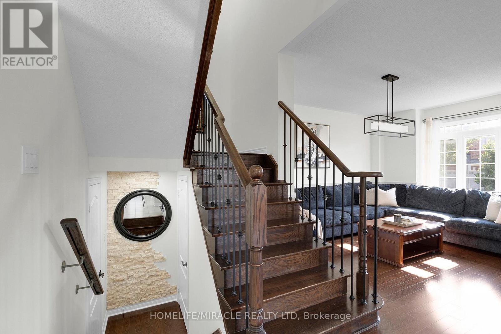 129 Vipond Way, Bradford West Gwillimbury, Ontario  L3Z 0G7 - Photo 43 - N12704352