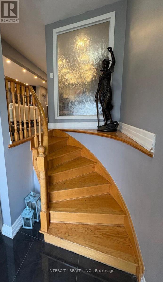 183 Misty Meadow Drive, Vaughan, Ontario  L4L 3V6 - Photo 3 - N12704430