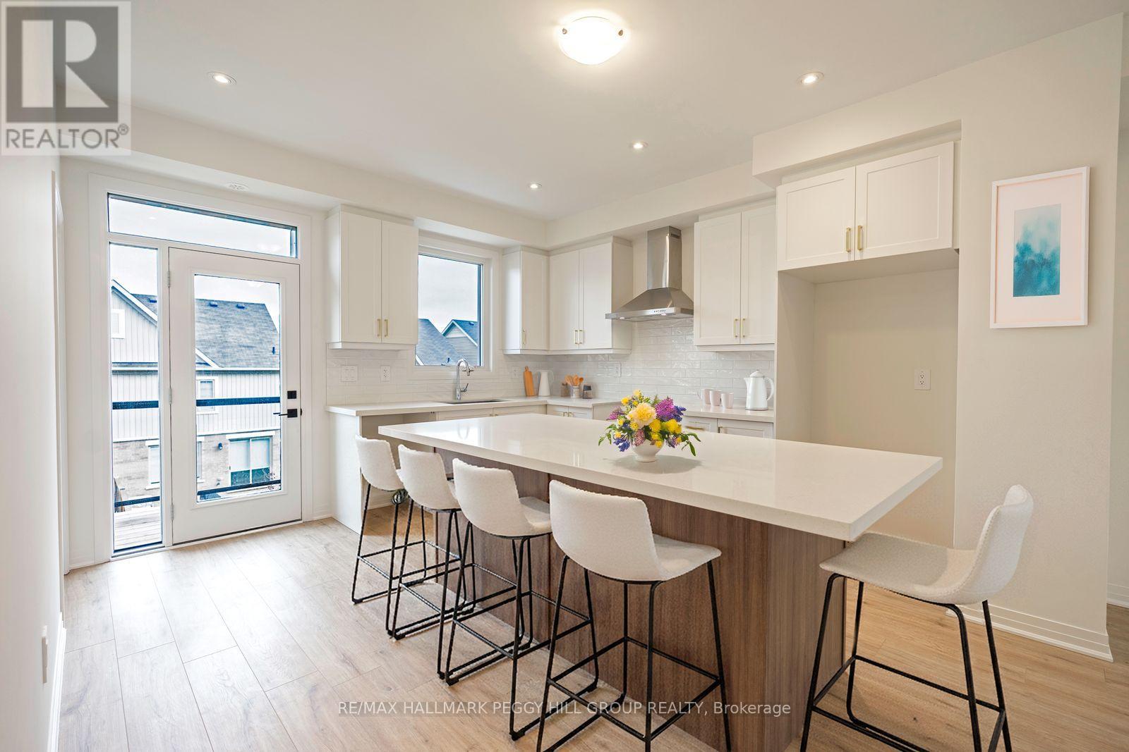 38 Brandon Crescent, New Tecumseth, Ontario  L0G 1W0 - Photo 2 - N12704486