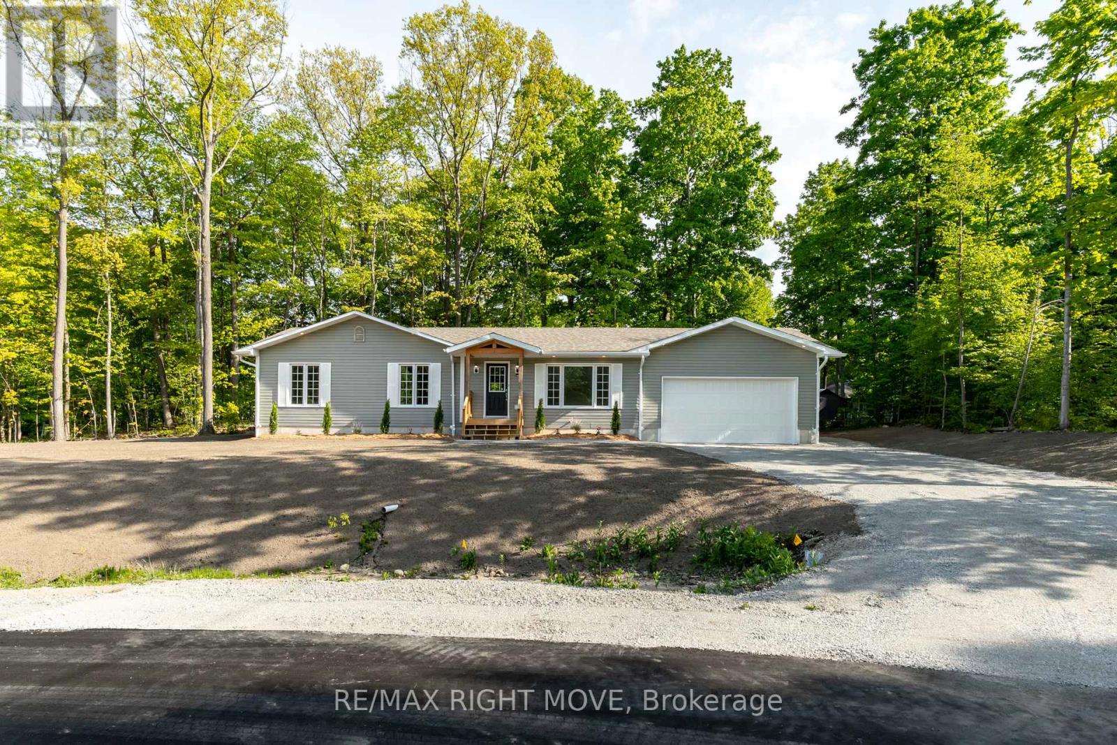 1 OJIBWAY COURT, Tiny, Ontario