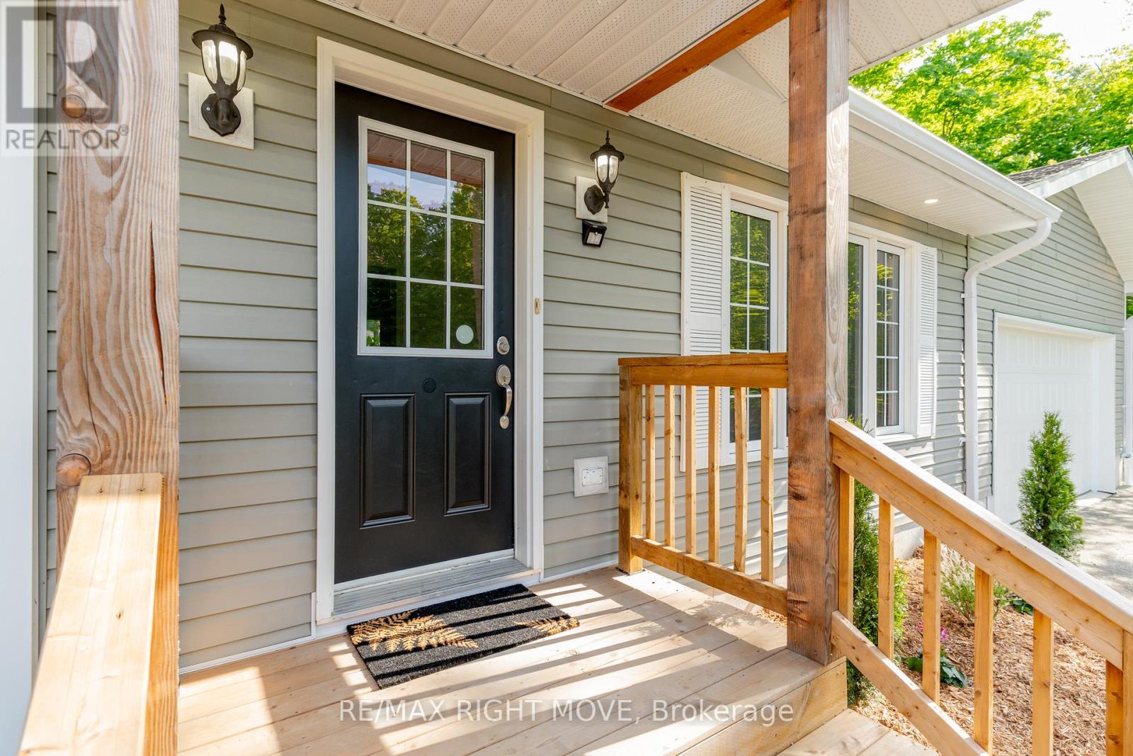 1 Ojibway Court, Tiny, Ontario  L9M 0B2 - Photo 3 - S12704360