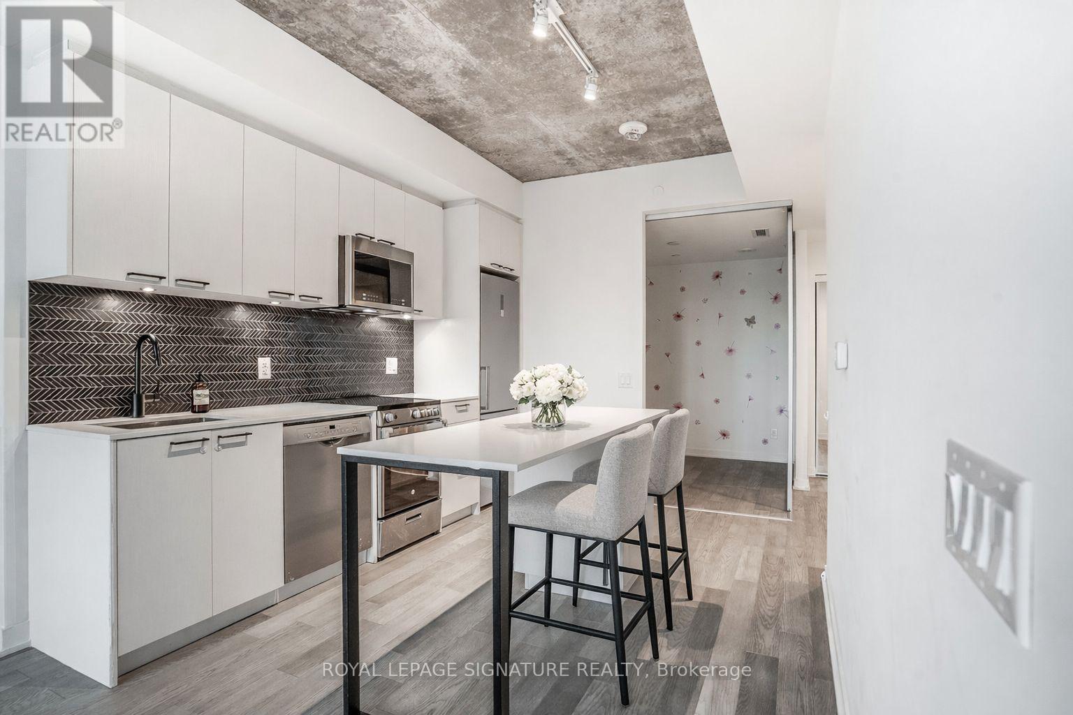 416 - 1808 St Clair Avenue W, Toronto, Ontario  M6N 0C1 - Photo 4 - W12665980