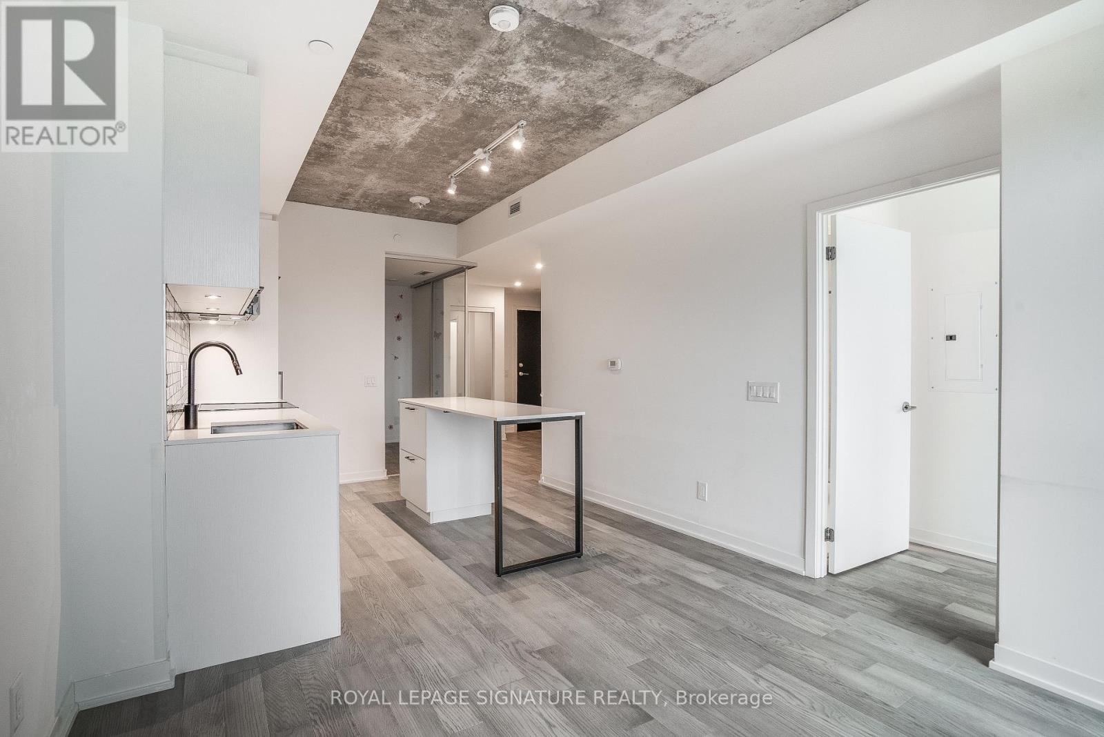 416 - 1808 St Clair Avenue W, Toronto, Ontario  M6N 0C1 - Photo 6 - W12665980