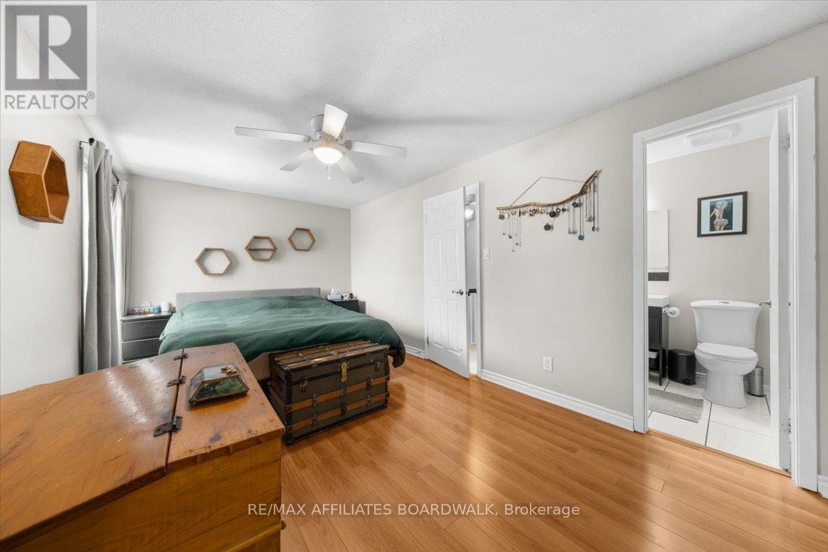 1146 Grenoble Crescent, Ottawa, Ontario  K1C 2C6 - Photo 17 - X12642028