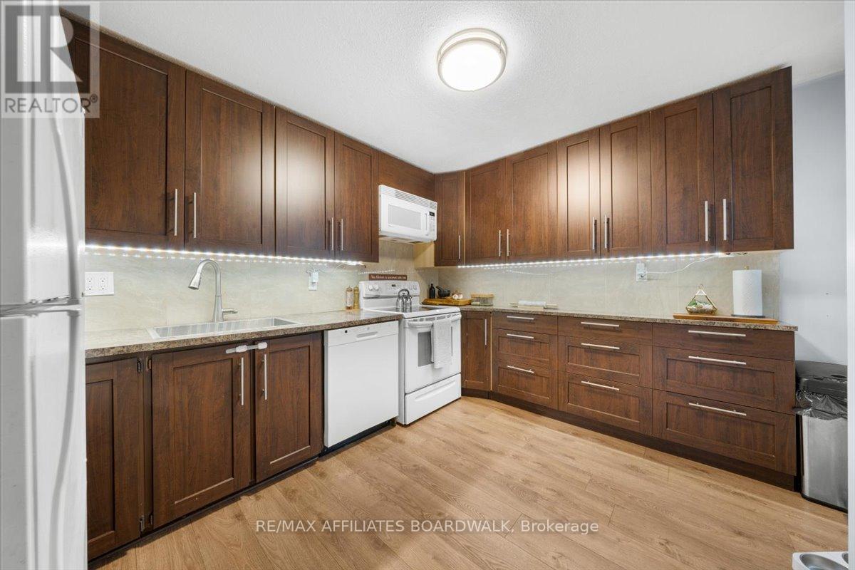 1146 Grenoble Crescent, Ottawa, Ontario  K1C 2C6 - Photo 6 - X12642028